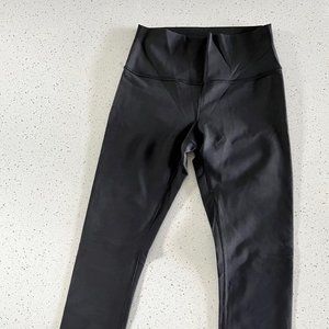 Lululemon Wunder Under leggings in black, size 8 TALL length